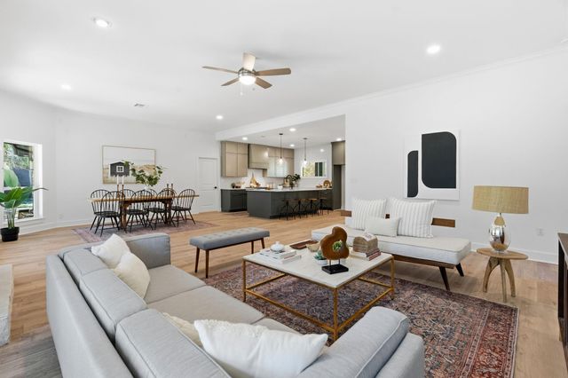 496 Spoonts LN, Liberty Hill, TX 78642