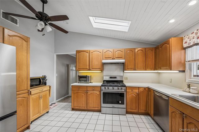 173 N Kings Avenue, Massapequa, NY 11758
