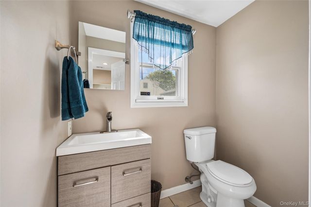 173 N Kings Avenue, Massapequa, NY 11758