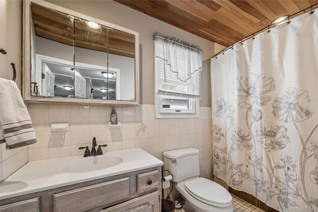 173 N Kings Avenue, Massapequa, NY 11758