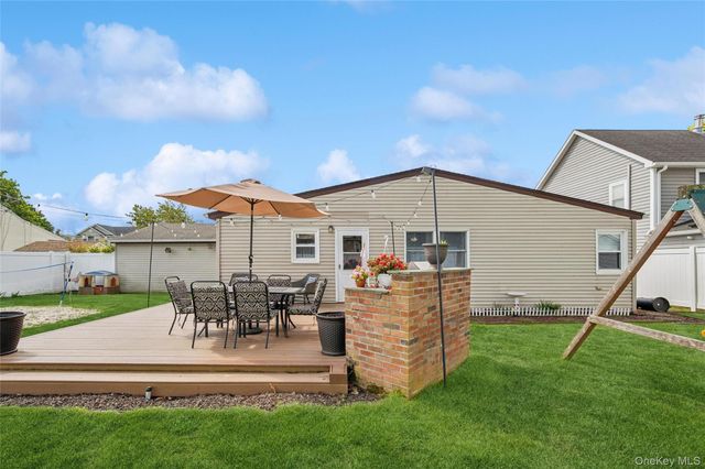 173 N Kings Avenue, Massapequa, NY 11758