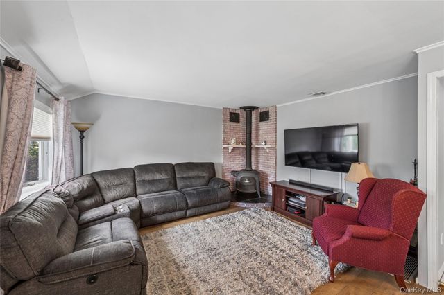 173 N Kings Avenue, Massapequa, NY 11758
