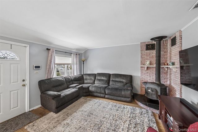 173 N Kings Avenue, Massapequa, NY 11758
