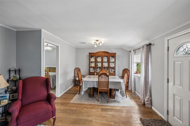 173 N Kings Avenue, Massapequa, NY 11758