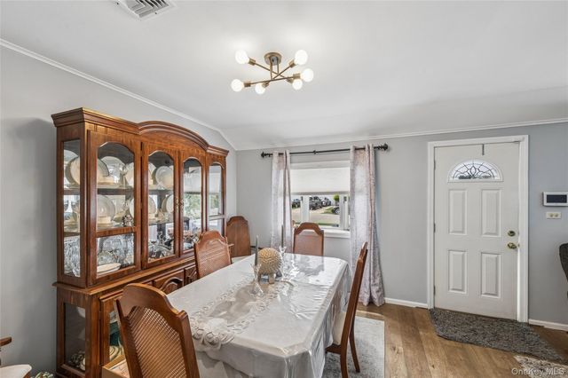 173 N Kings Avenue, Massapequa, NY 11758