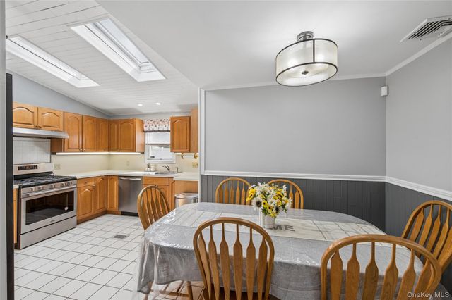 173 N Kings Avenue, Massapequa, NY 11758