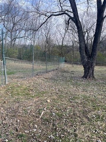 432 Hickory Street, St Clair, MO 63077