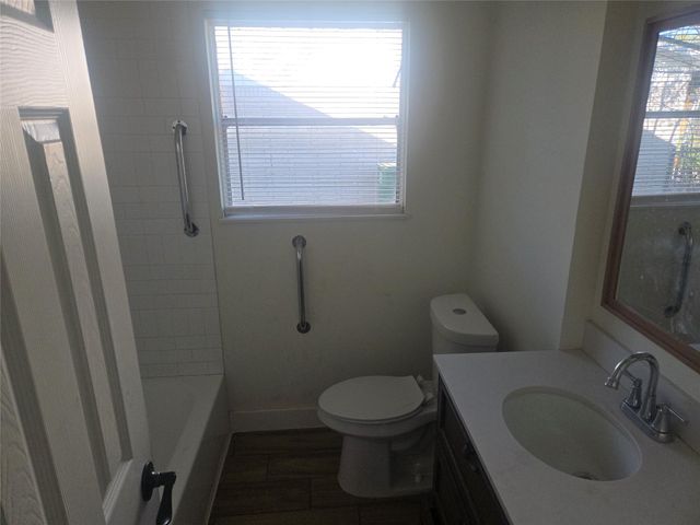 4214 Beran Drive, Houston, TX 77045