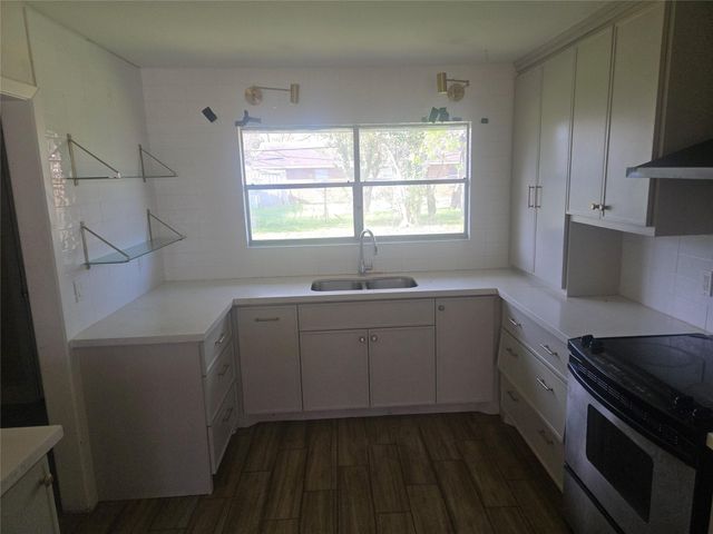 4214 Beran Drive, Houston, TX 77045