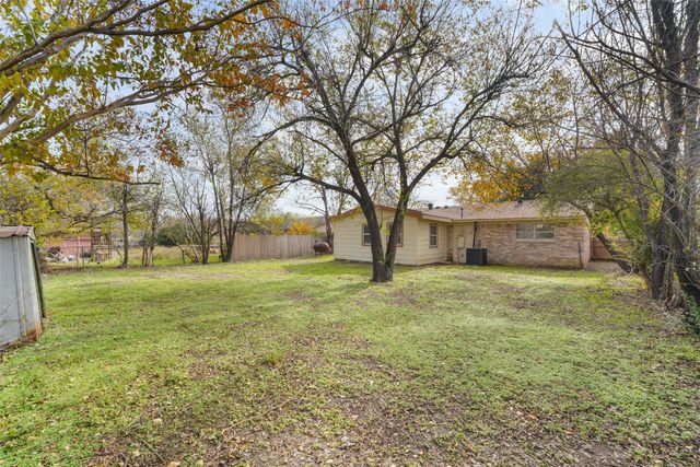 103 Lorie Street, Alvarado, TX 76009