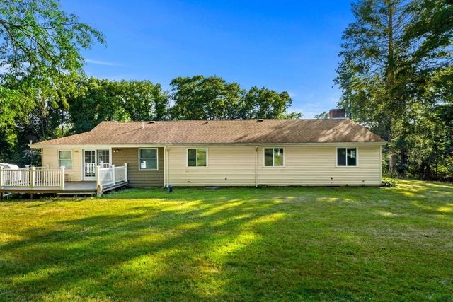 239 Lovers Ln, Haverhill, MA 01830
