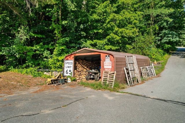 239 Lovers Ln, Haverhill, MA 01830