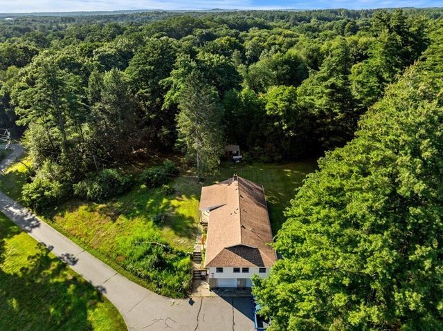 239 Lovers Ln, Haverhill, MA 01830