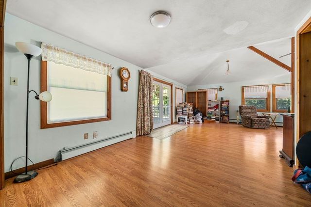 239 Lovers Ln, Haverhill, MA 01830