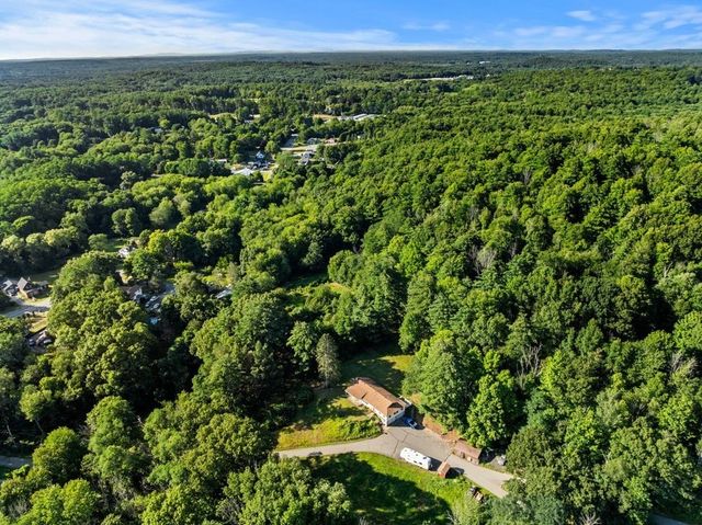 239 Lovers Ln, Haverhill, MA 01830