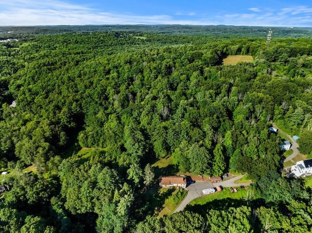 239 Lovers Ln, Haverhill, MA 01830
