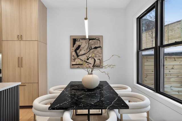 84 East Side Pkwy 84, Newton, MA 02460