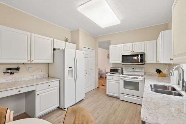 1573 Johnny Cake Alcove, Eagan, MN 55122