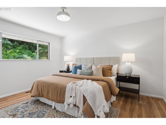 860 Nw BATTAGLIA Ave, Gresham, OR 97030