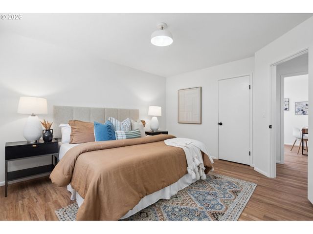 860 Nw BATTAGLIA Ave, Gresham, OR 97030