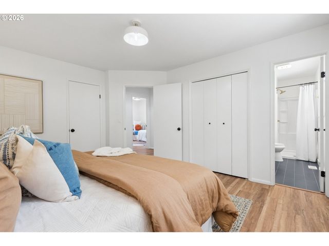 860 Nw BATTAGLIA Ave, Gresham, OR 97030