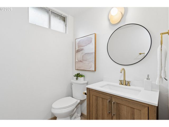 860 Nw BATTAGLIA Ave, Gresham, OR 97030
