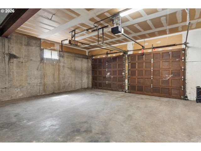 860 Nw BATTAGLIA Ave, Gresham, OR 97030
