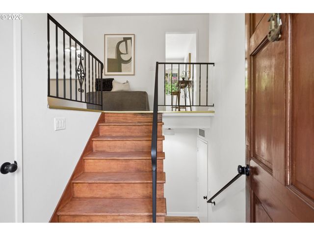 860 Nw BATTAGLIA Ave, Gresham, OR 97030