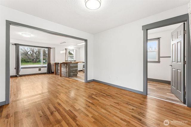 1908 13th Avenue NW, Puyallup, WA 98371