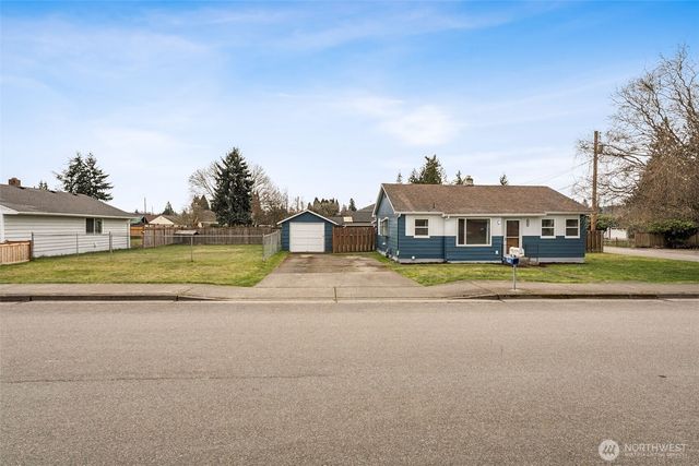 1908 13th Avenue NW, Puyallup, WA 98371