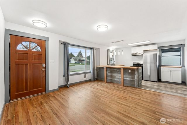 1908 13th Avenue NW, Puyallup, WA 98371