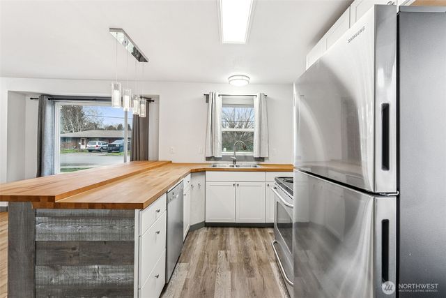 1908 13th Avenue NW, Puyallup, WA 98371