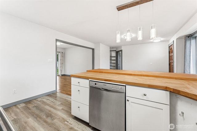 1908 13th Avenue NW, Puyallup, WA 98371