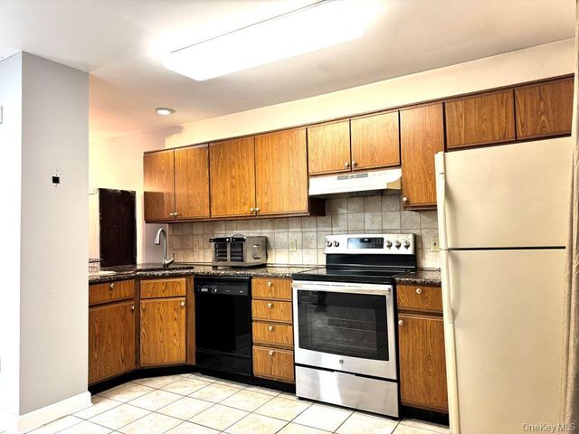 11 Livingston Manor 11, Dobbs Ferry, NY 10522