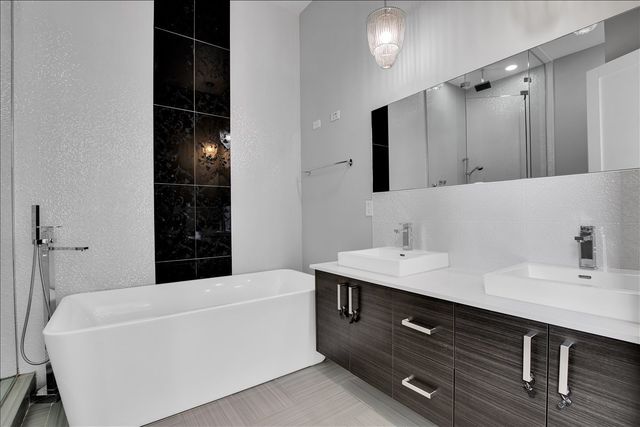1821 W Armitage Avenue 3W, Chicago, IL 60622