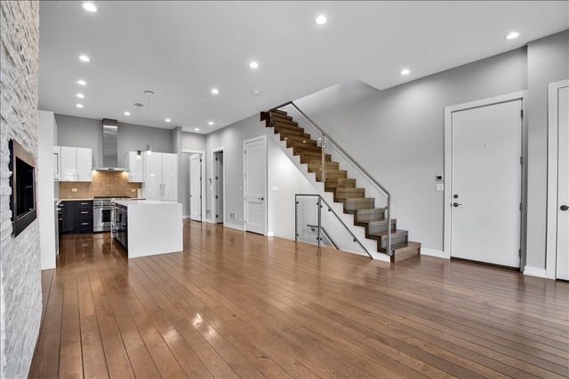1821 W Armitage Avenue 3W, Chicago, IL 60622