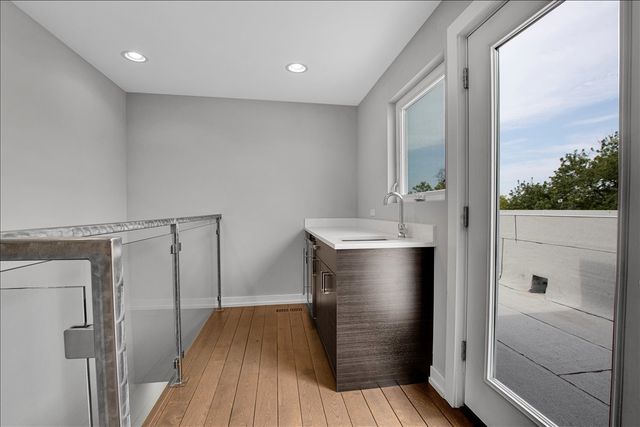 1821 W Armitage Avenue 3W, Chicago, IL 60622