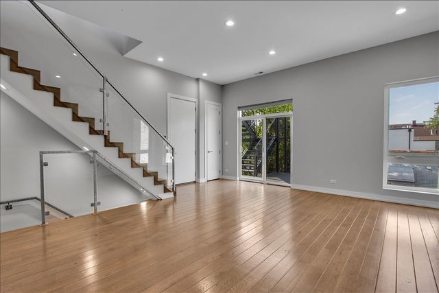 1821 W Armitage Avenue 3W, Chicago, IL 60622