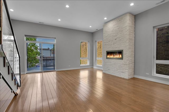 1821 W Armitage Avenue 3W, Chicago, IL 60622