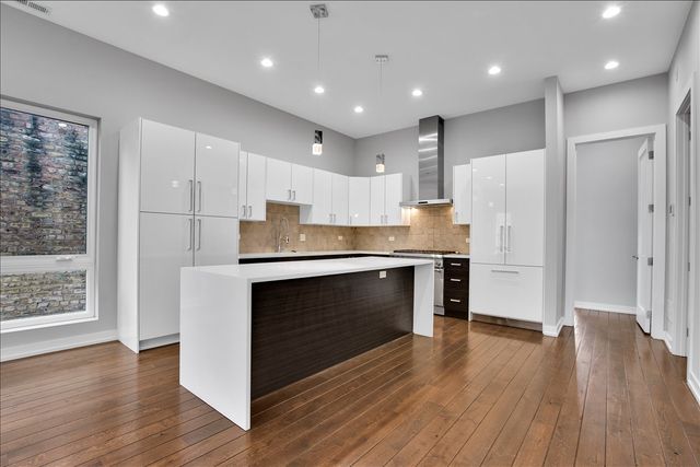 1821 W Armitage Avenue 3W, Chicago, IL 60622