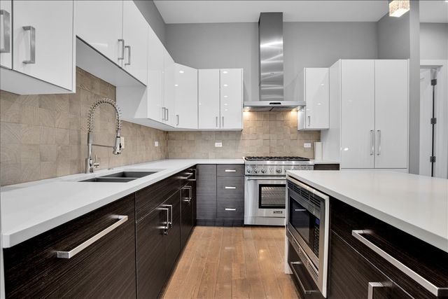 1821 W Armitage Avenue 3W, Chicago, IL 60622