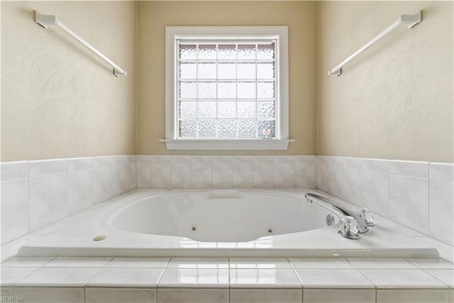 3932 Colony Pointe DR, Chesapeake, VA 23321