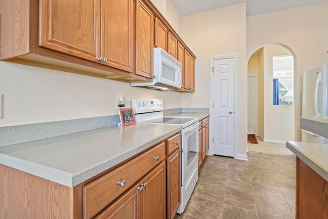 2 Hearthstone Way, Murrells Inlet, SC 29576