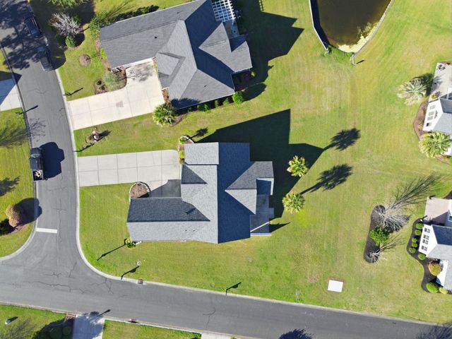 2 Hearthstone Way, Murrells Inlet, SC 29576