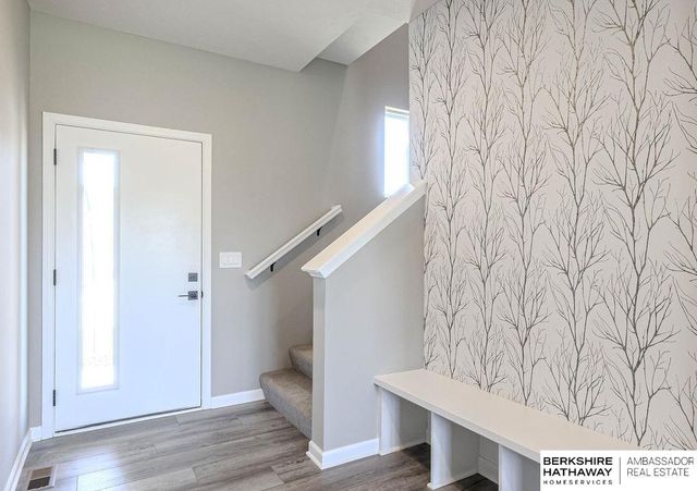 9507 S 180th Avenue, Omaha, NE 68136