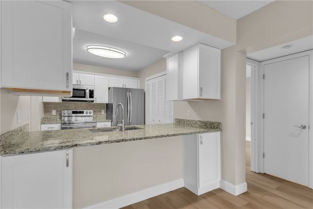 22 Plantation Drive 104, Vero Beach, FL 32966