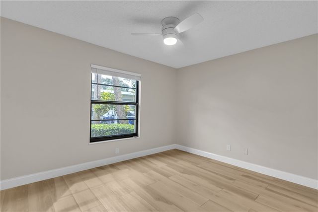 22 Plantation Drive 104, Vero Beach, FL 32966