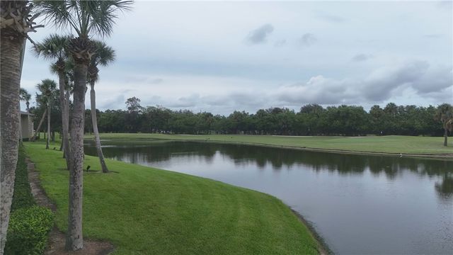 22 Plantation Drive 104, Vero Beach, FL 32966