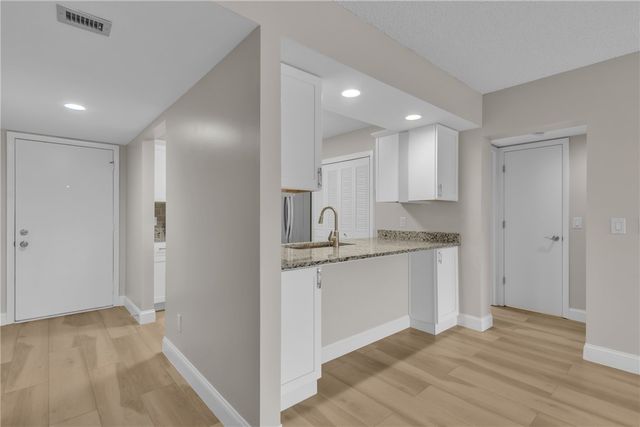 22 Plantation Drive 104, Vero Beach, FL 32966