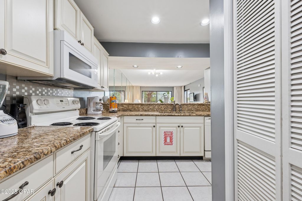 Image 10 of property listing at 520 N Richard Jackson Boulevard 1911, Panama City Beach, FL 32407